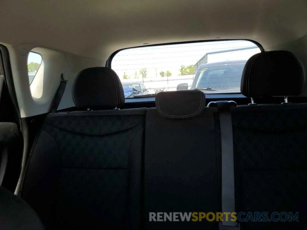 10 Photograph of a damaged car KNDJN2A23K7698566 KIA SOUL 2019