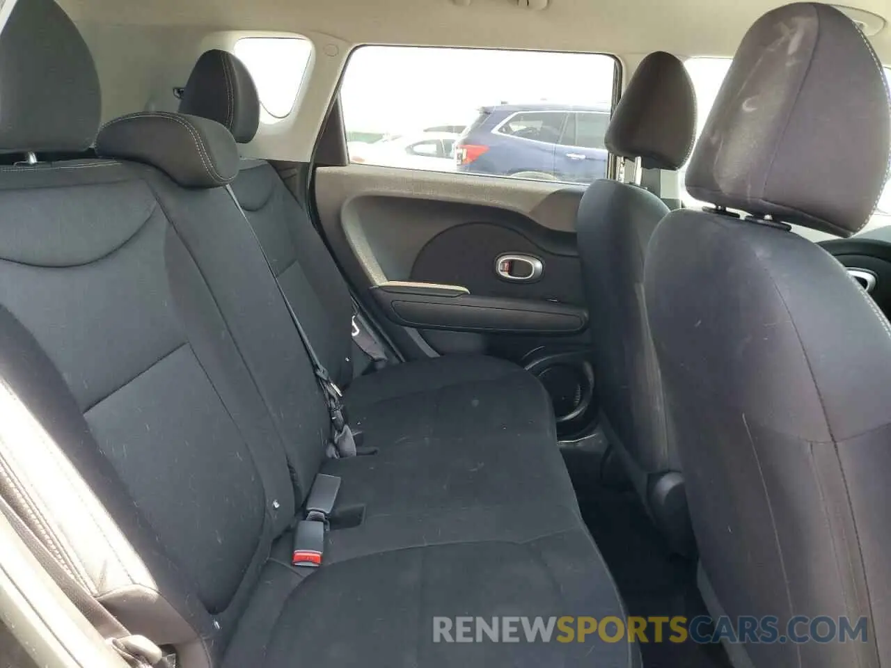 11 Photograph of a damaged car KNDJN2A23K7698566 KIA SOUL 2019