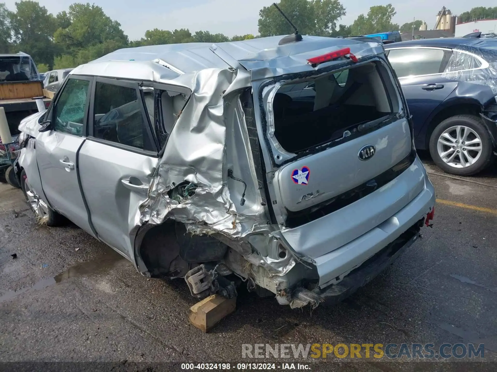 3 Photograph of a damaged car KNDJN2A24K7018268 KIA SOUL 2019