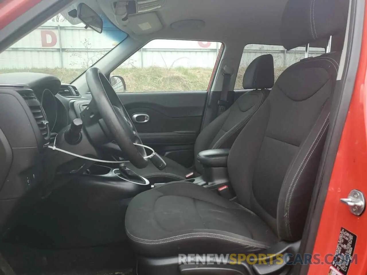 7 Фотография поврежденного автомобиля KNDJN2A24K7655435 KIA SOUL 2019