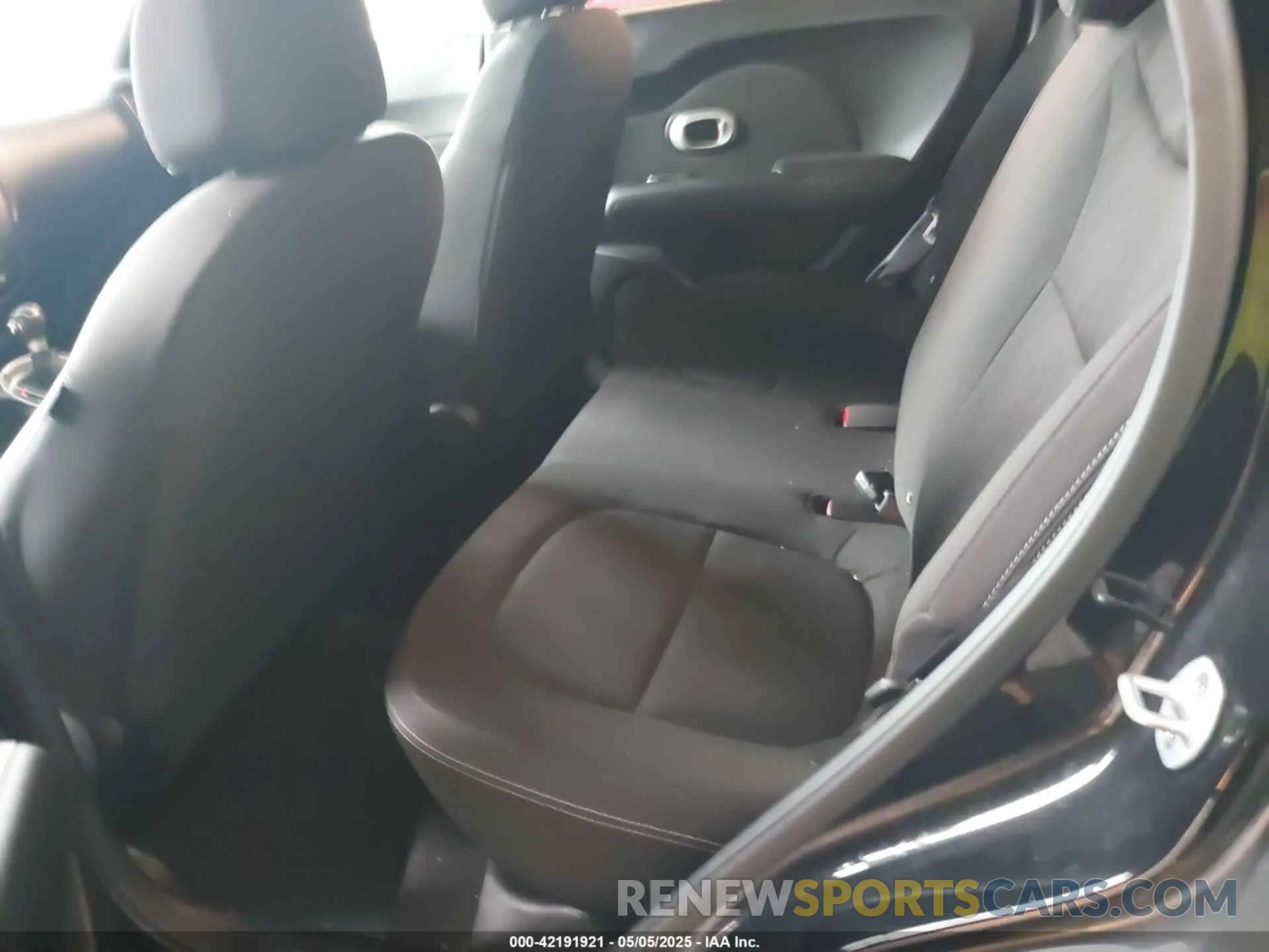 8 Photograph of a damaged car KNDJN2A24K7667973 KIA SOUL 2019
