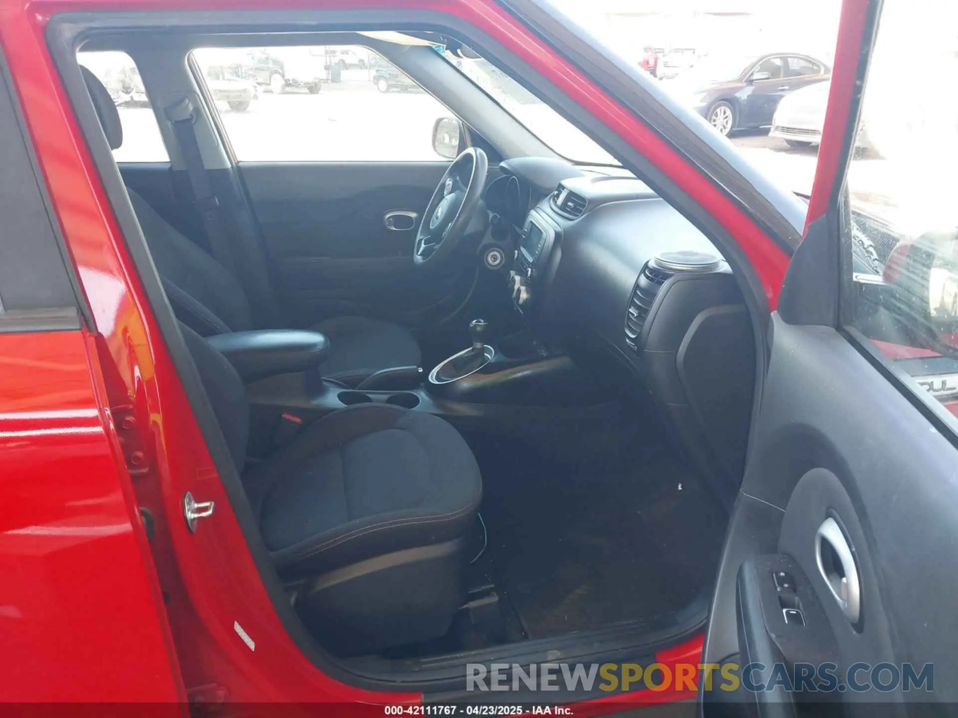 5 Photograph of a damaged car KNDJN2A24K7677810 KIA SOUL 2019