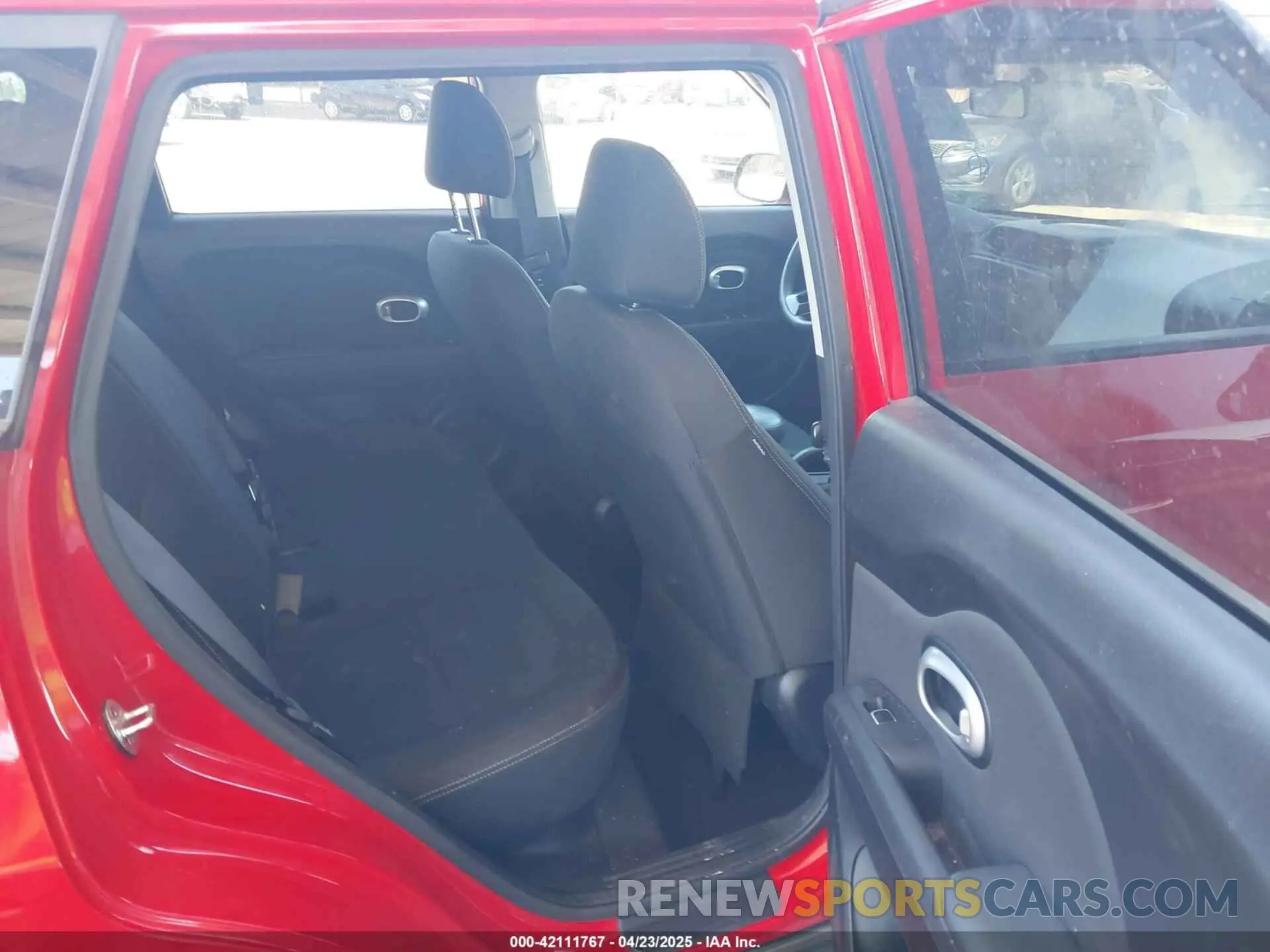 8 Photograph of a damaged car KNDJN2A24K7677810 KIA SOUL 2019