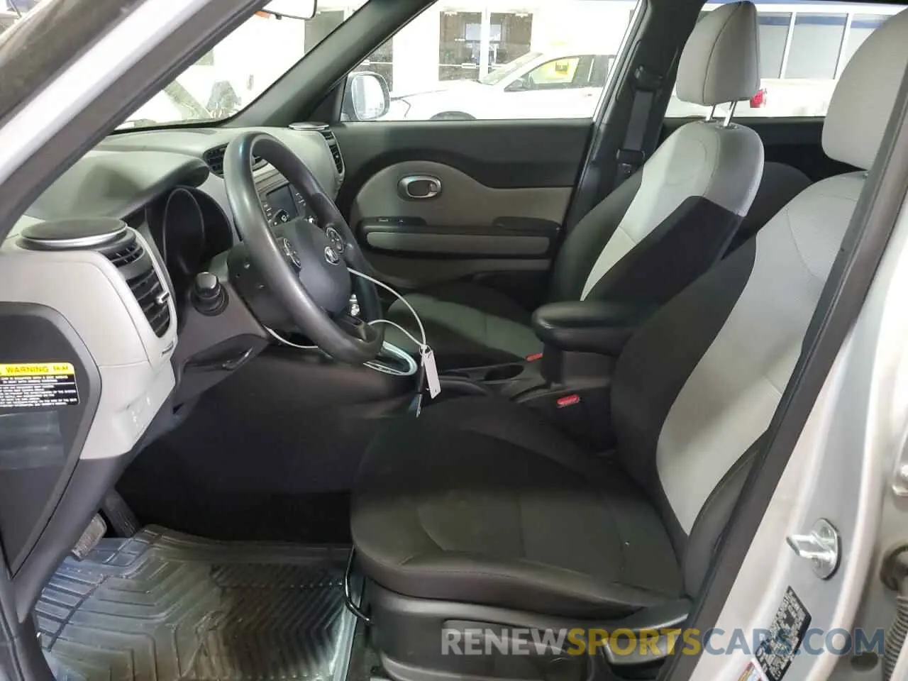 7 Photograph of a damaged car KNDJN2A24K7686166 KIA SOUL 2019