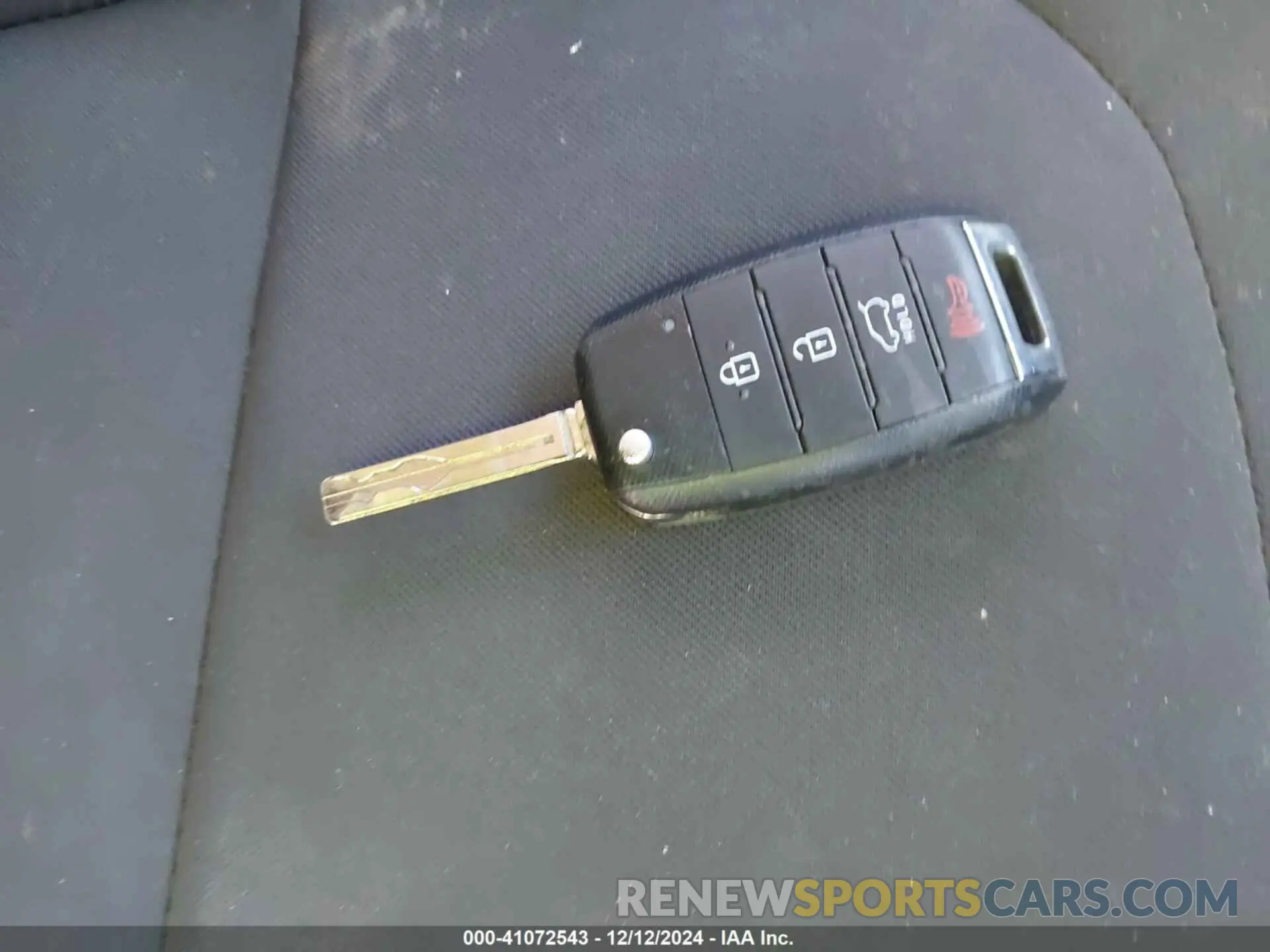11 Photograph of a damaged car KNDJN2A24K7916384 KIA SOUL 2019