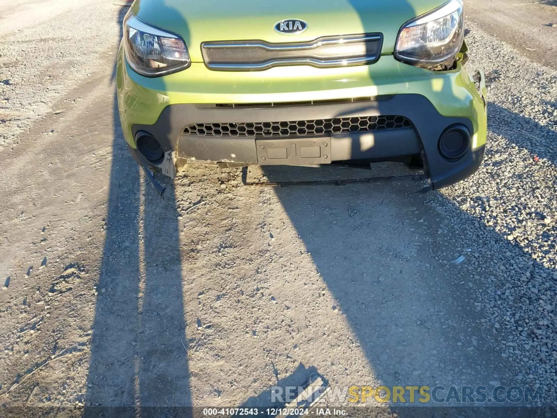 18 Photograph of a damaged car KNDJN2A24K7916384 KIA SOUL 2019