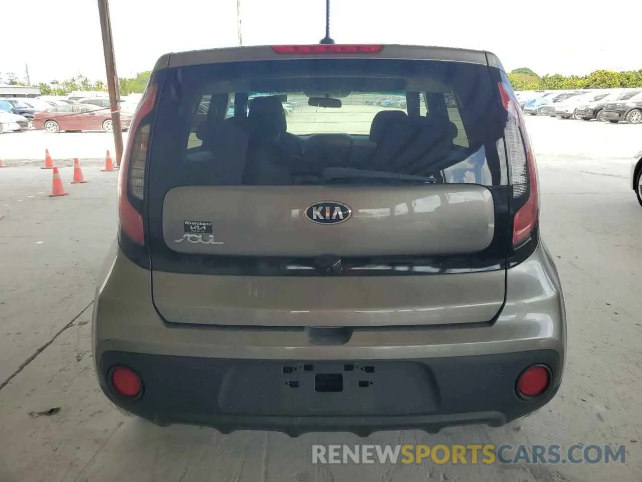 6 Photograph of a damaged car KNDJN2A25K7009921 KIA SOUL 2019