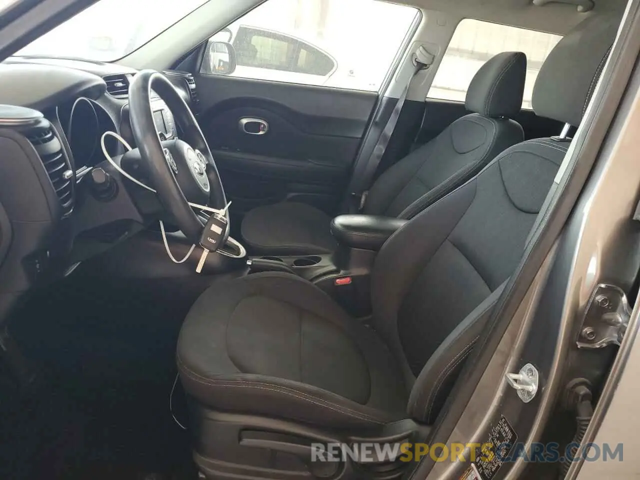 7 Photograph of a damaged car KNDJN2A25K7009921 KIA SOUL 2019
