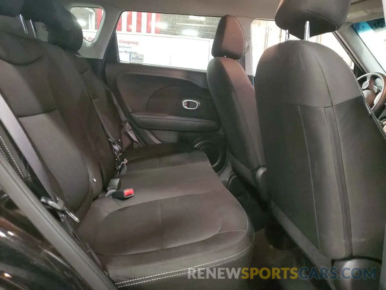 10 Фотография поврежденного автомобиля KNDJN2A25K7016724 KIA SOUL 2019