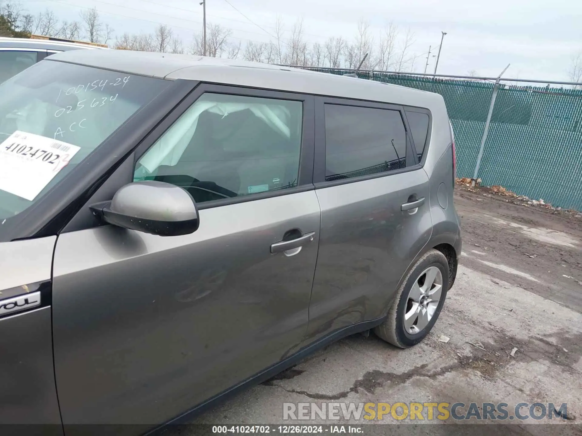 14 Photograph of a damaged car KNDJN2A25K7025634 KIA SOUL 2019
