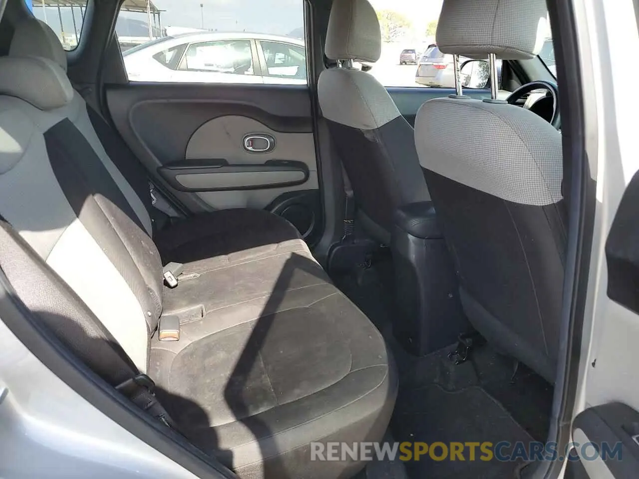 11 Фотография поврежденного автомобиля KNDJN2A26K7017204 KIA SOUL 2019