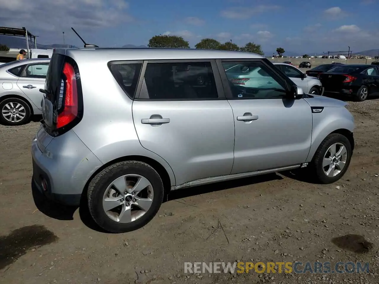 3 Фотография поврежденного автомобиля KNDJN2A26K7017204 KIA SOUL 2019