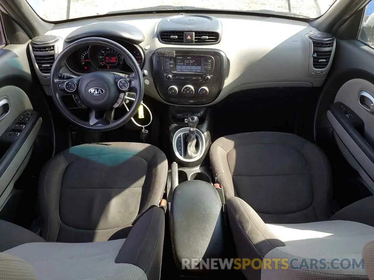 8 Фотография поврежденного автомобиля KNDJN2A26K7017204 KIA SOUL 2019