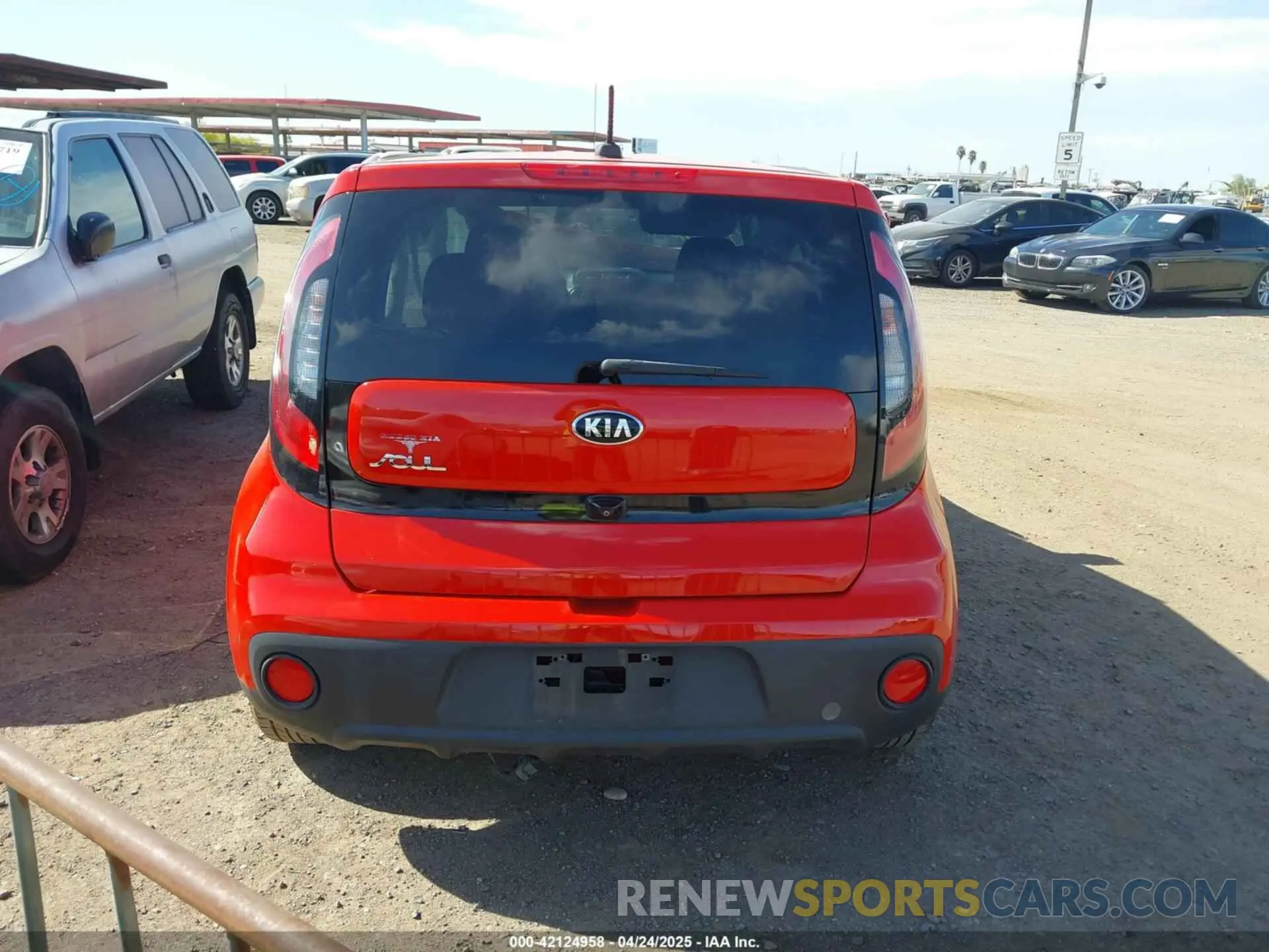16 Photograph of a damaged car KNDJN2A26K7668364 KIA SOUL 2019