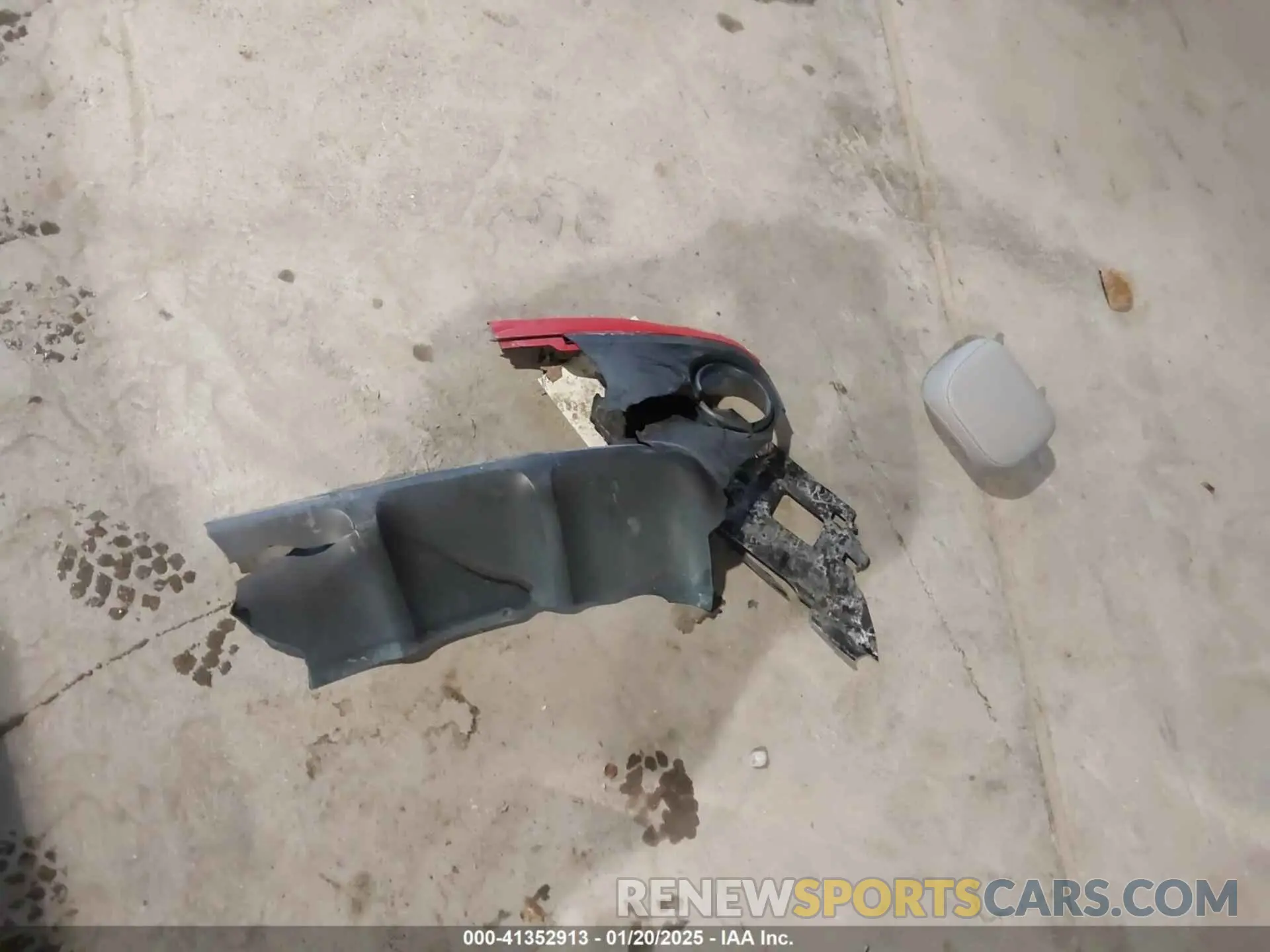 12 Photograph of a damaged car KNDJN2A26K7687612 KIA SOUL 2019