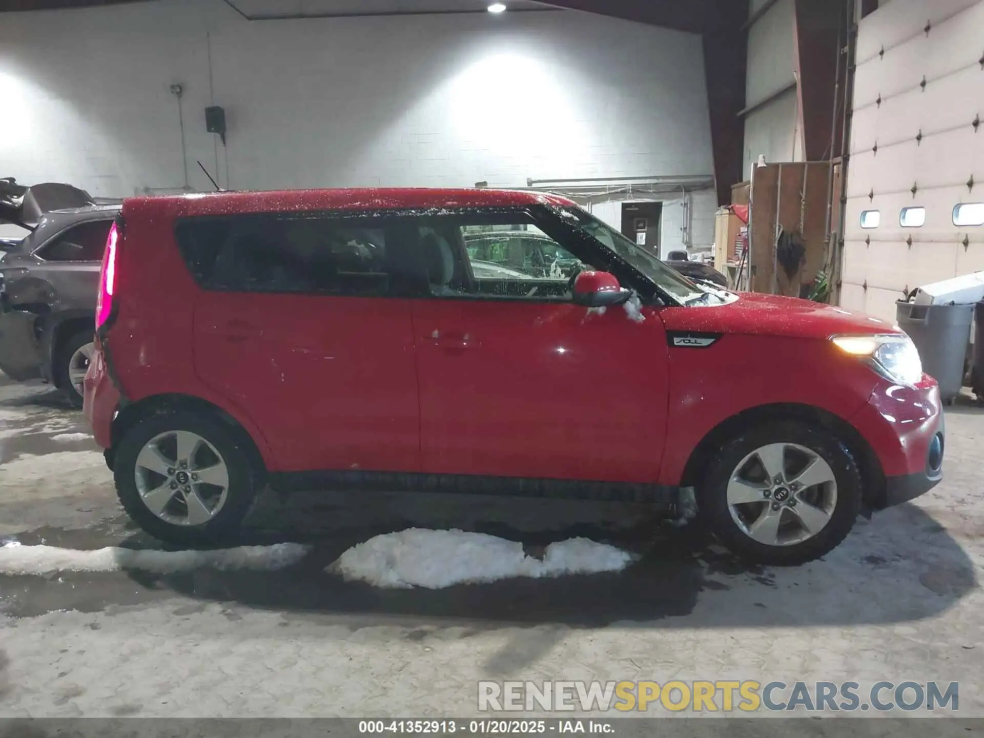 14 Photograph of a damaged car KNDJN2A26K7687612 KIA SOUL 2019