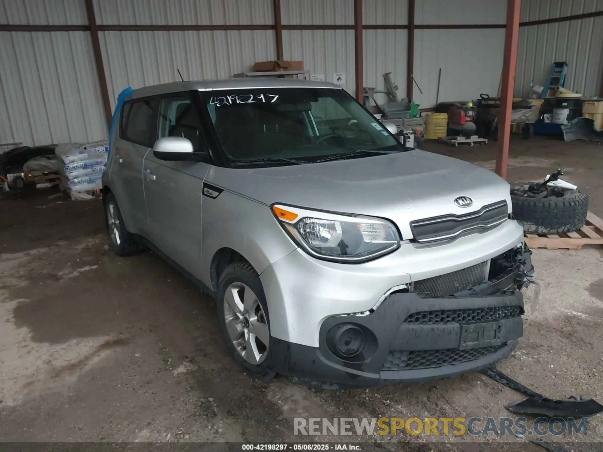 1 Photograph of a damaged car KNDJN2A27K7013680 KIA SOUL 2019