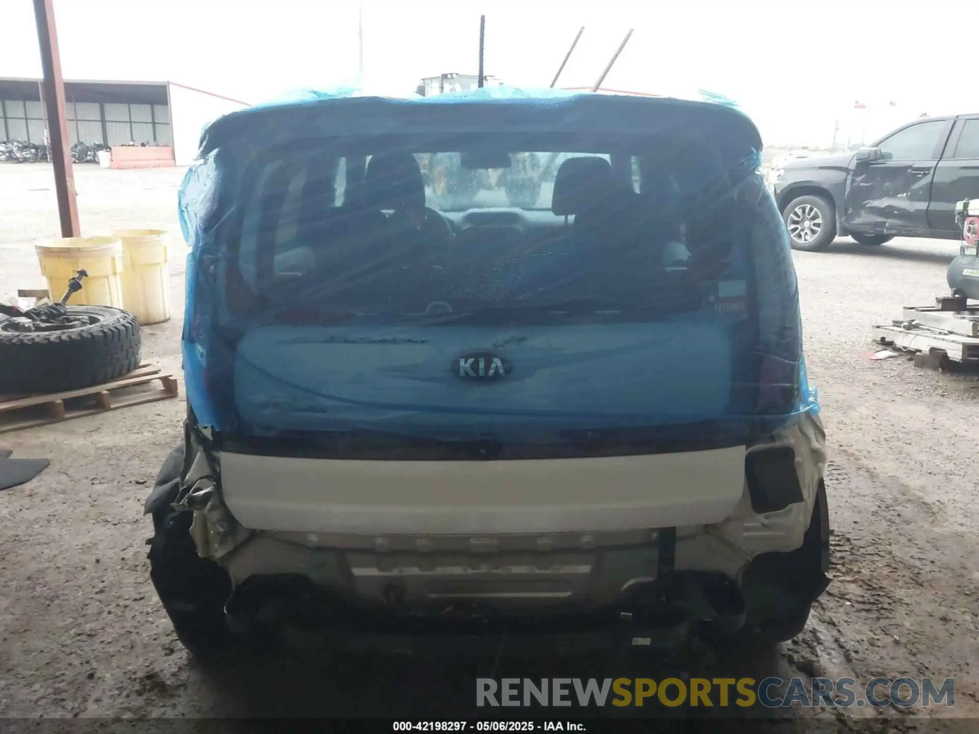 16 Photograph of a damaged car KNDJN2A27K7013680 KIA SOUL 2019