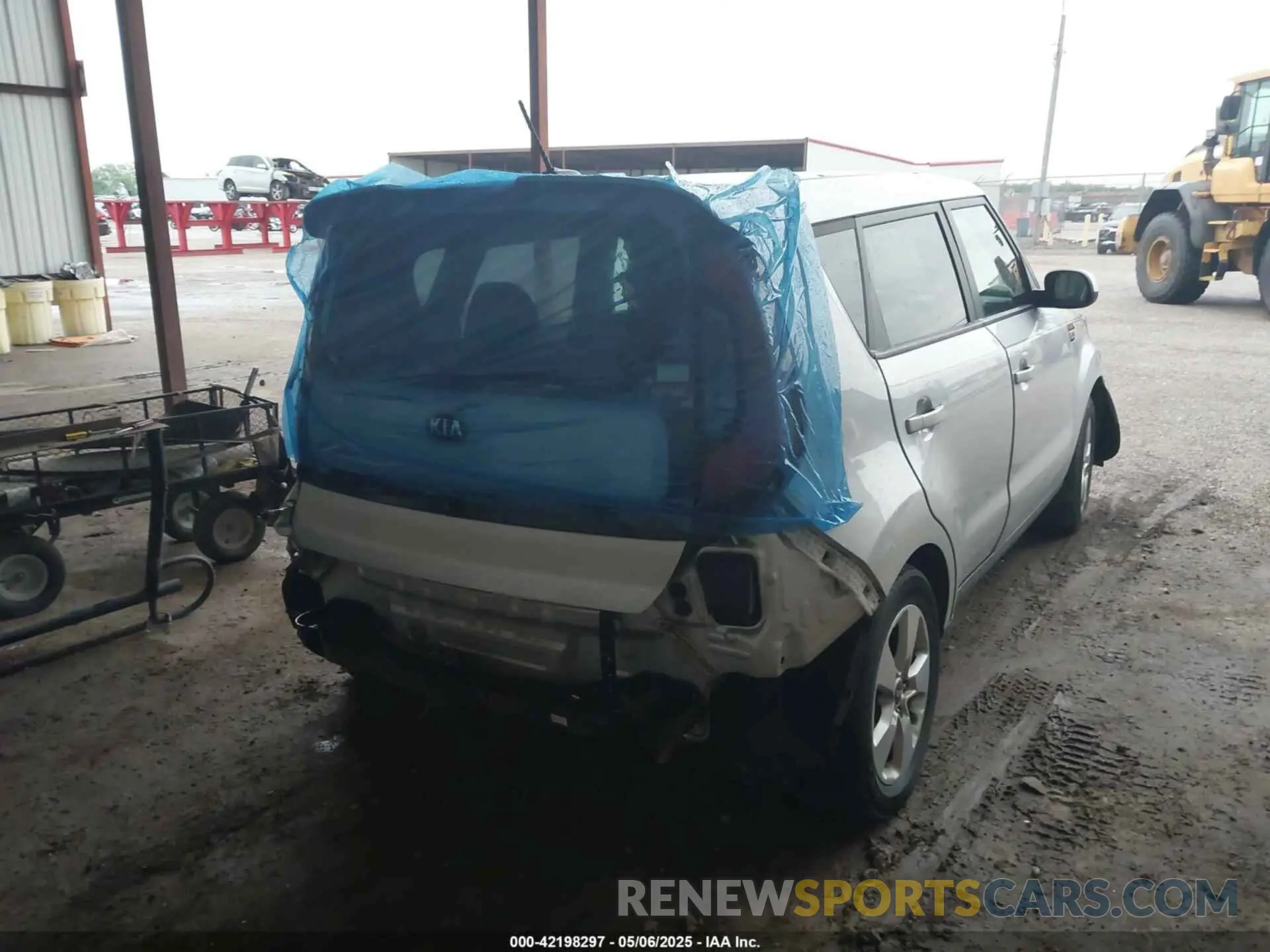 4 Photograph of a damaged car KNDJN2A27K7013680 KIA SOUL 2019