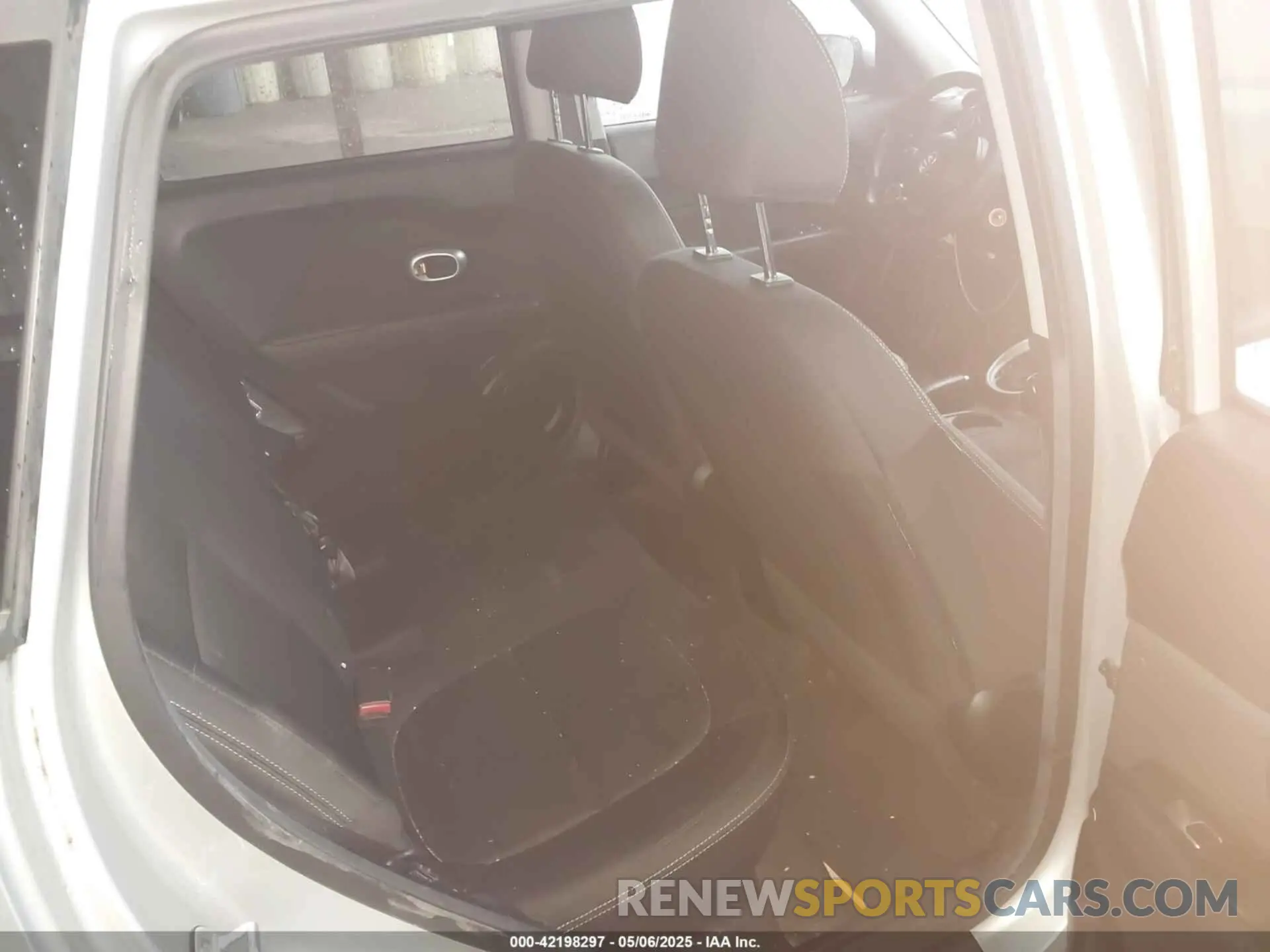 8 Photograph of a damaged car KNDJN2A27K7013680 KIA SOUL 2019