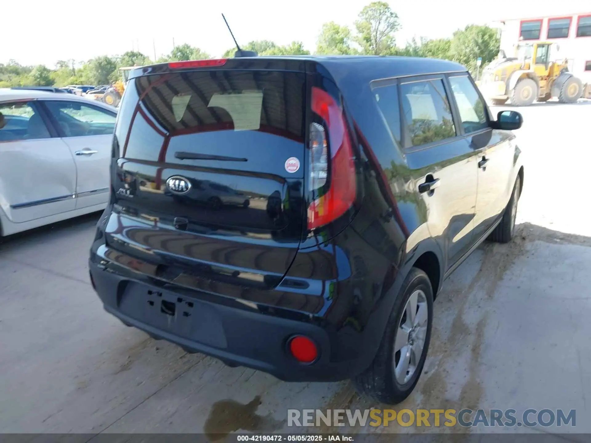 4 Photograph of a damaged car KNDJN2A27K7911003 KIA SOUL 2019
