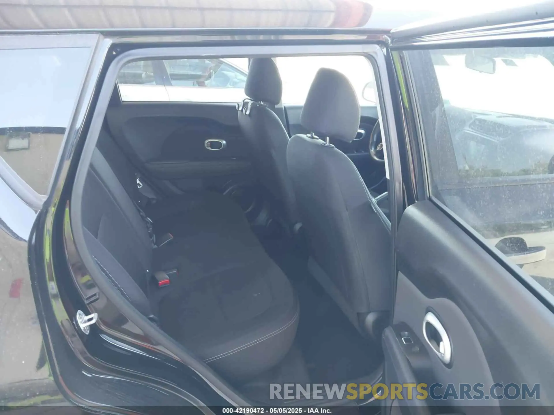 8 Photograph of a damaged car KNDJN2A27K7911003 KIA SOUL 2019