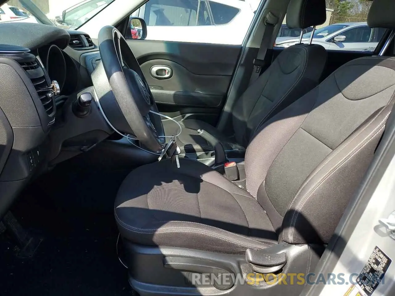 7 Photograph of a damaged car KNDJN2A28K7019522 KIA SOUL 2019
