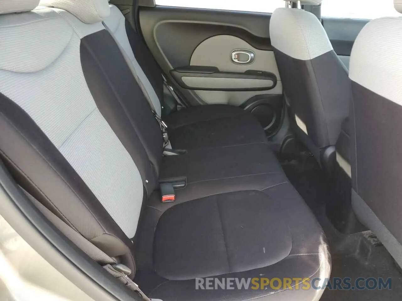 11 Photograph of a damaged car KNDJN2A28K7643837 KIA SOUL 2019