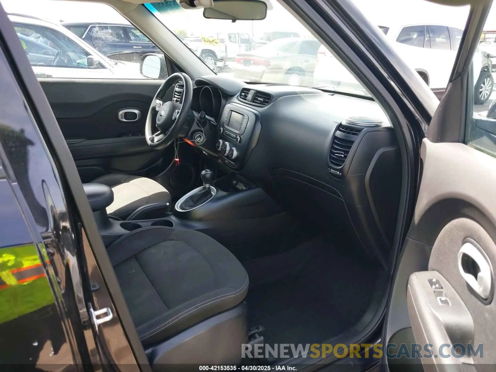 5 Photograph of a damaged car KNDJN2A28K7688177 KIA SOUL 2019
