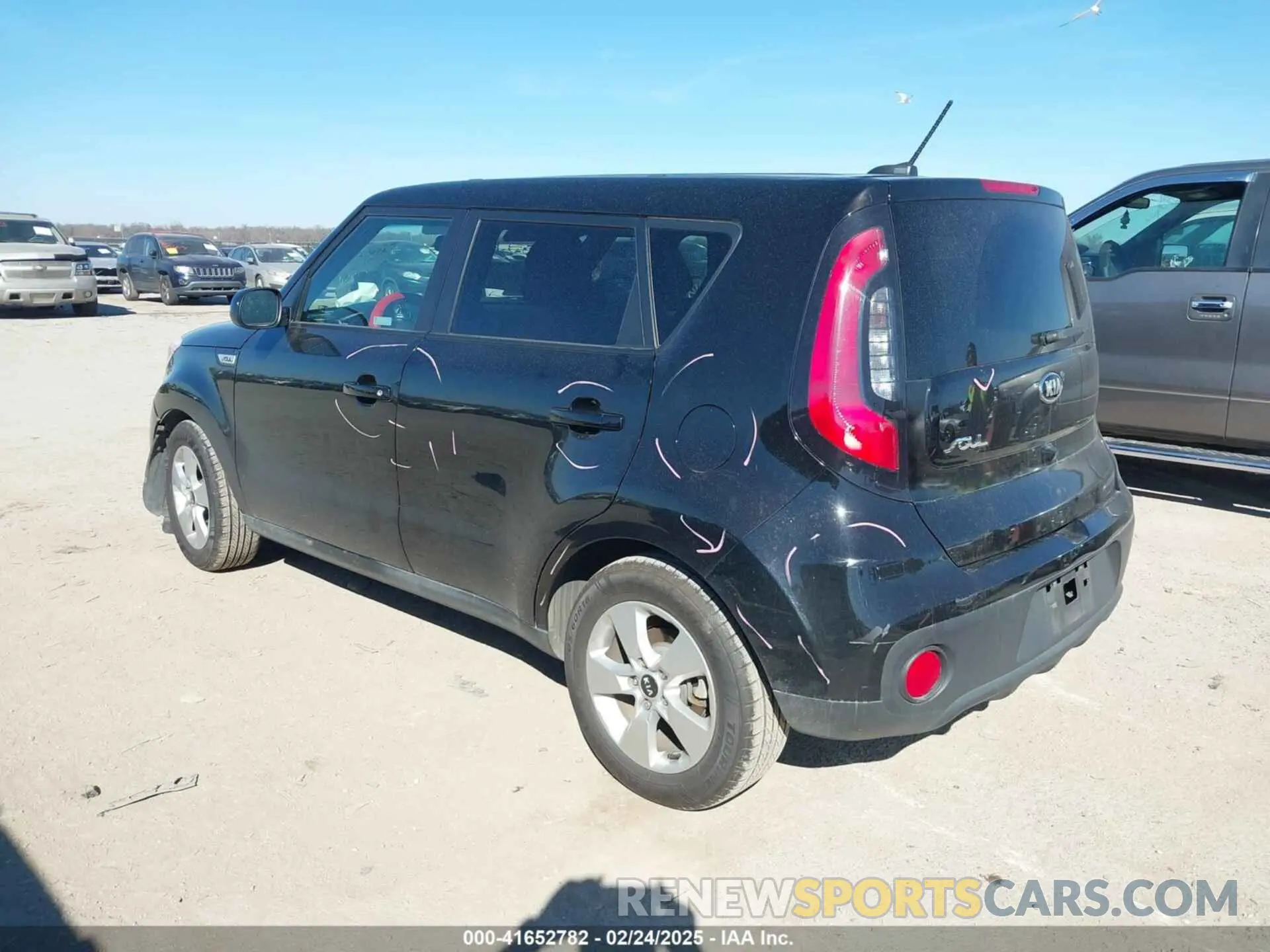 3 Фотография поврежденного автомобиля KNDJN2A28K7690429 KIA SOUL 2019