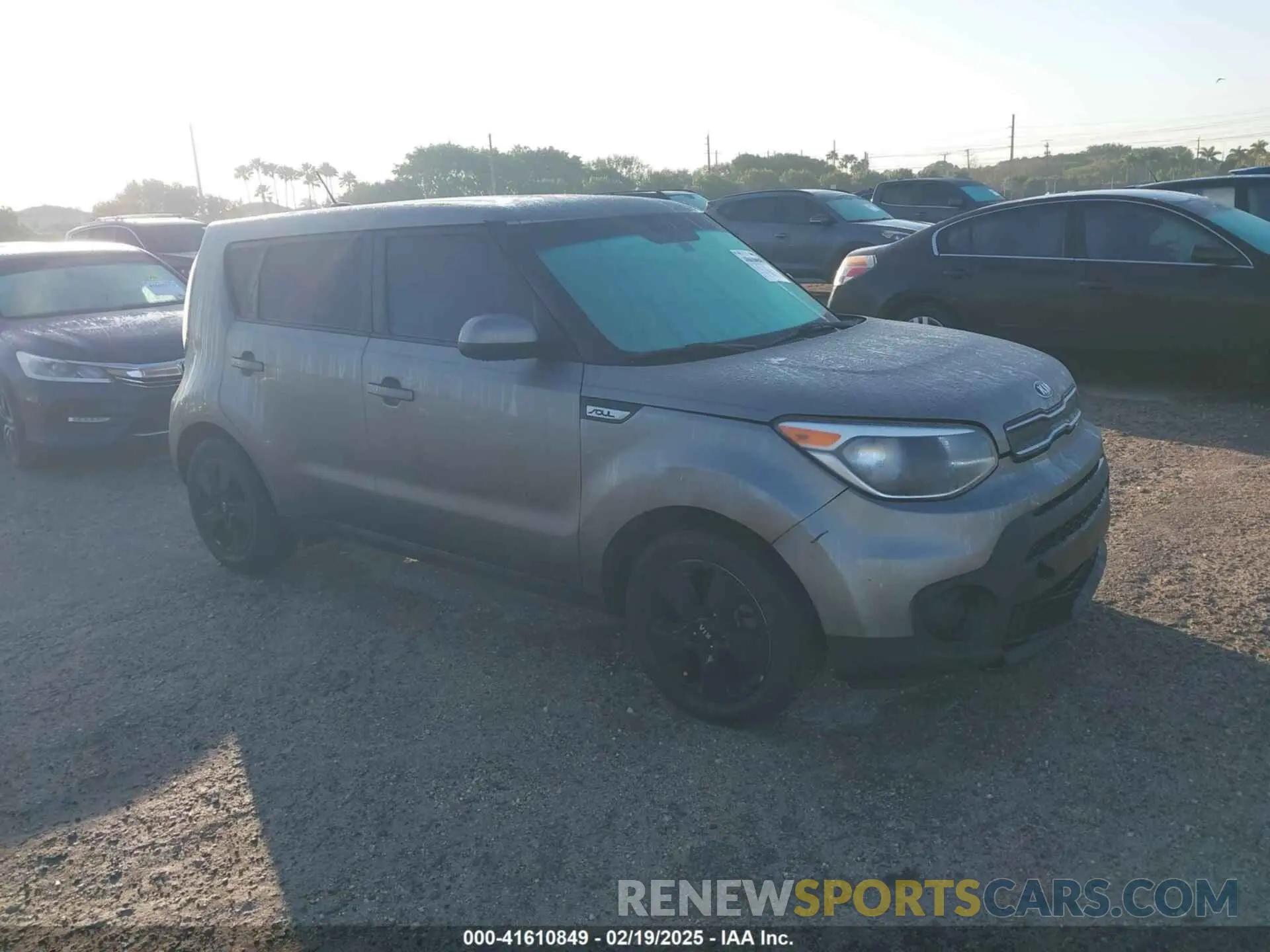 1 Фотография поврежденного автомобиля KNDJN2A29K7015236 KIA SOUL 2019