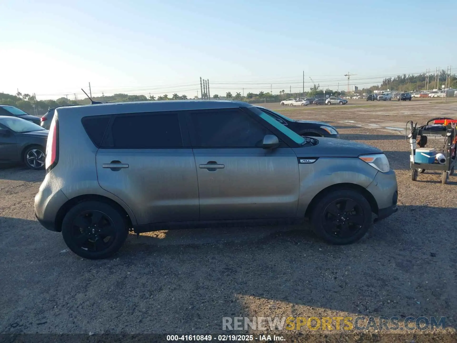 13 Фотография поврежденного автомобиля KNDJN2A29K7015236 KIA SOUL 2019