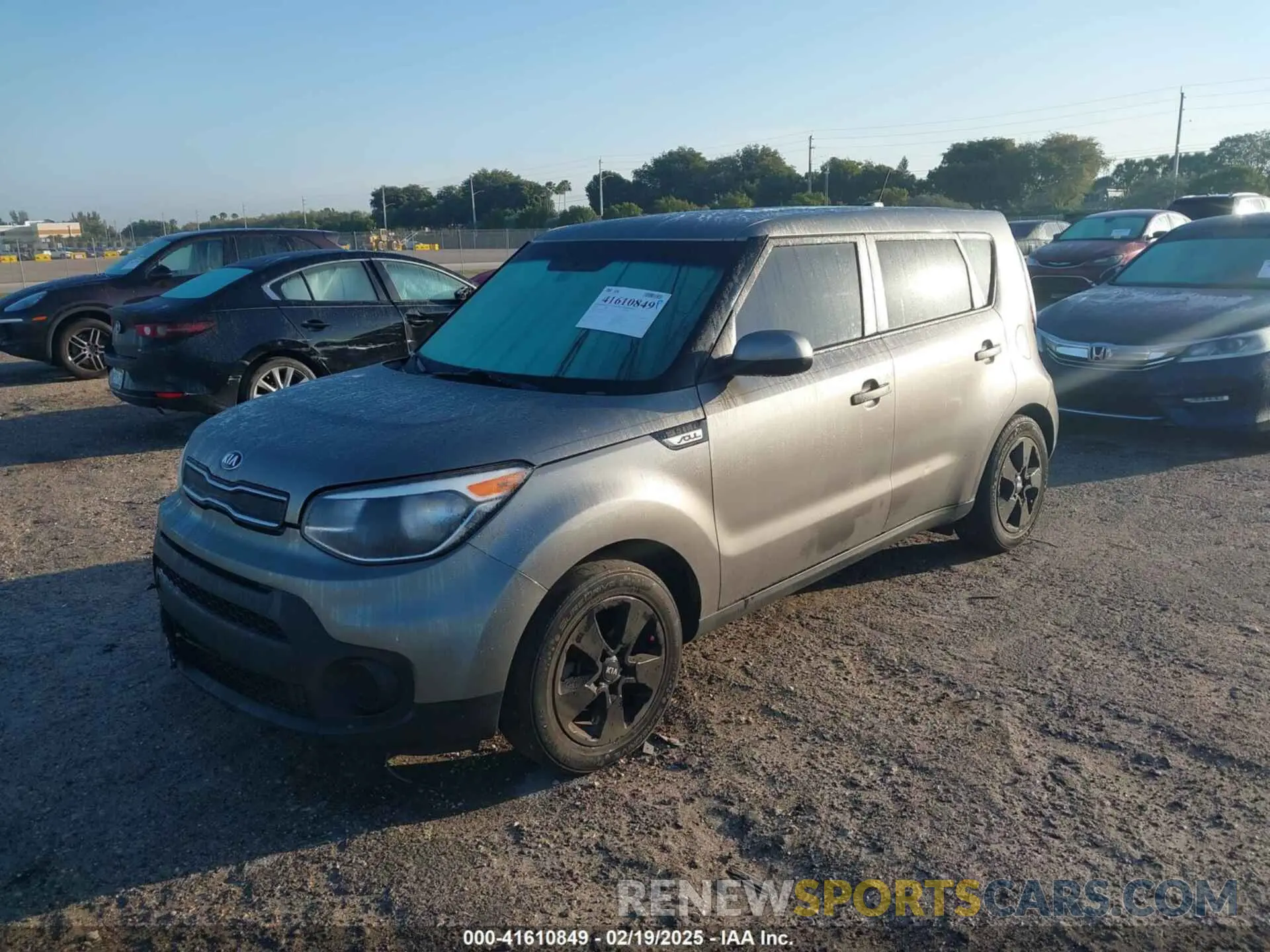 2 Фотография поврежденного автомобиля KNDJN2A29K7015236 KIA SOUL 2019