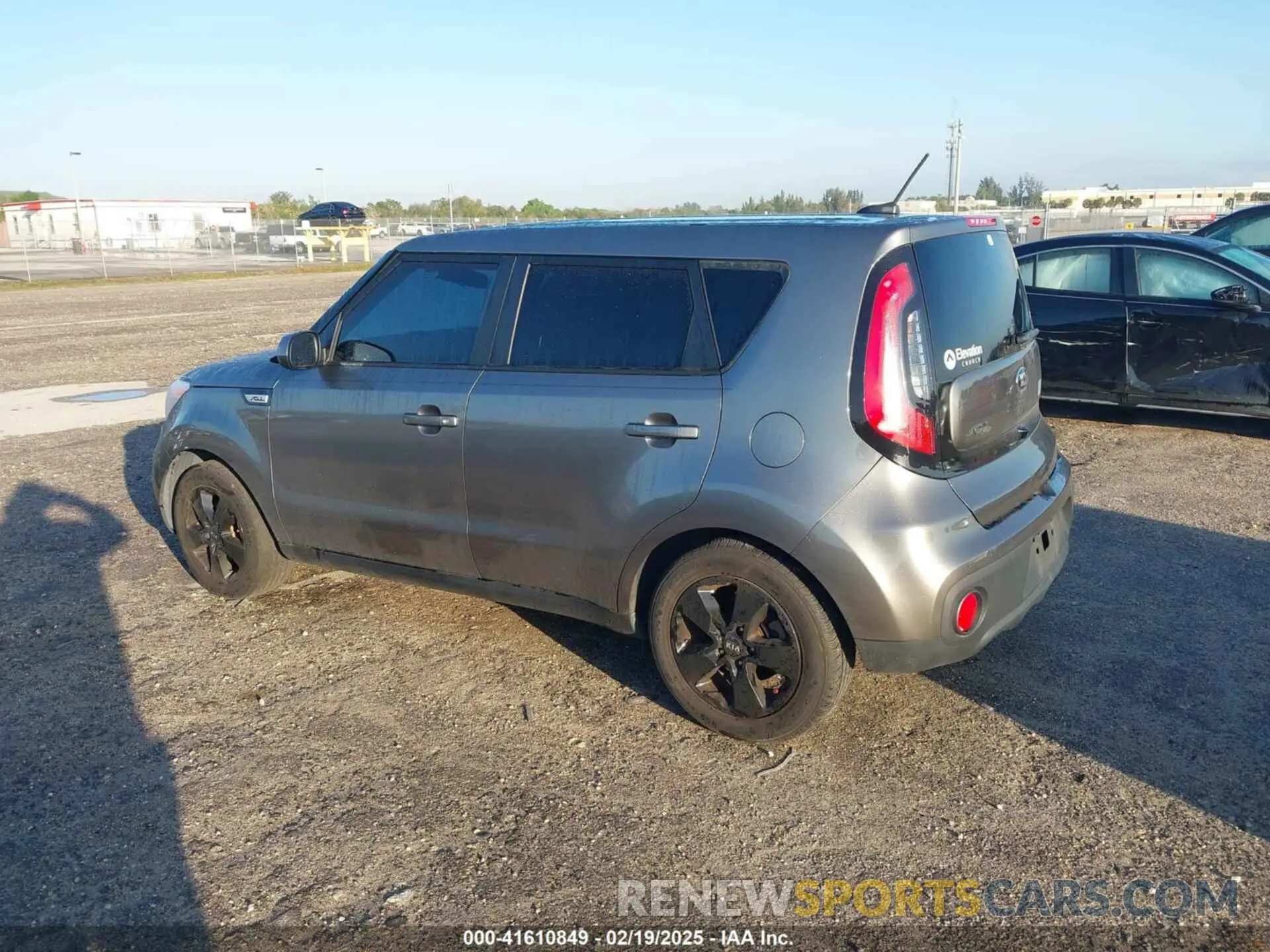 3 Фотография поврежденного автомобиля KNDJN2A29K7015236 KIA SOUL 2019