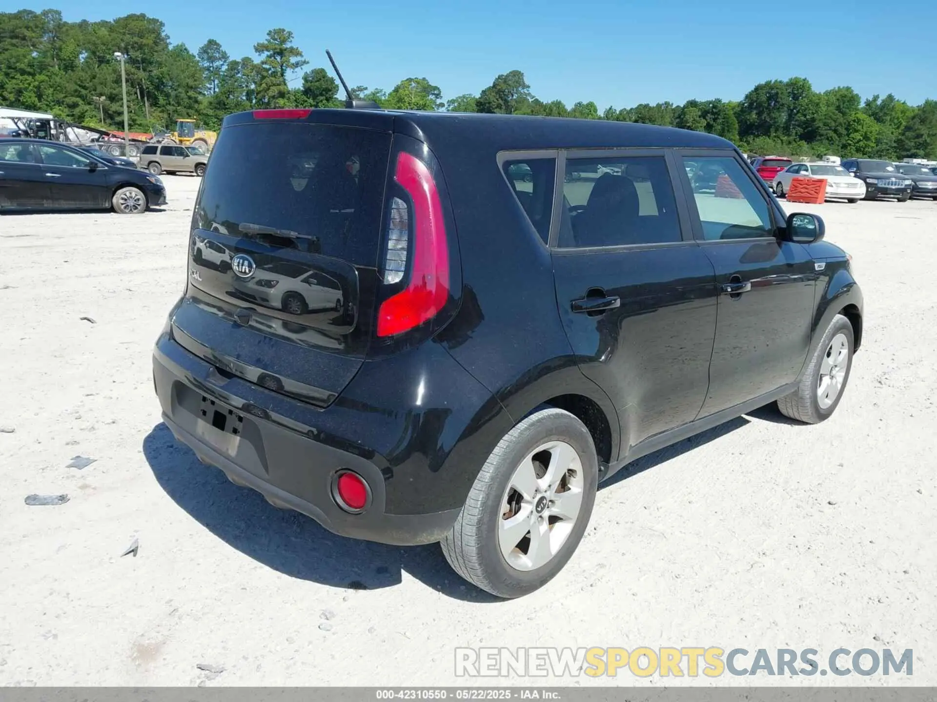4 Фотография поврежденного автомобиля KNDJN2A29K7017178 KIA SOUL 2019