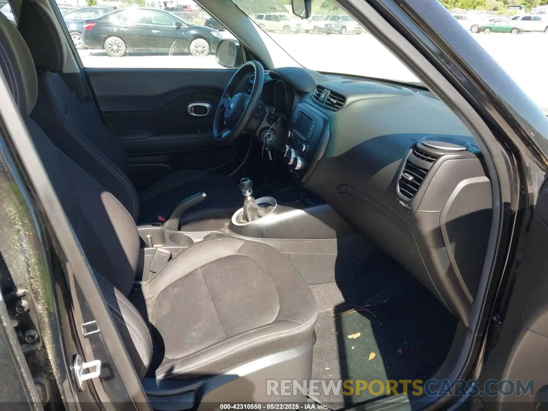 5 Фотография поврежденного автомобиля KNDJN2A29K7017178 KIA SOUL 2019