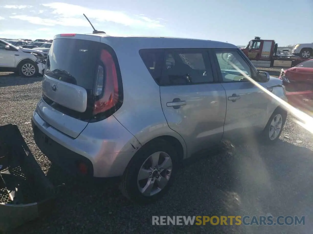 3 Фотография поврежденного автомобиля KNDJN2A29K7019528 KIA SOUL 2019