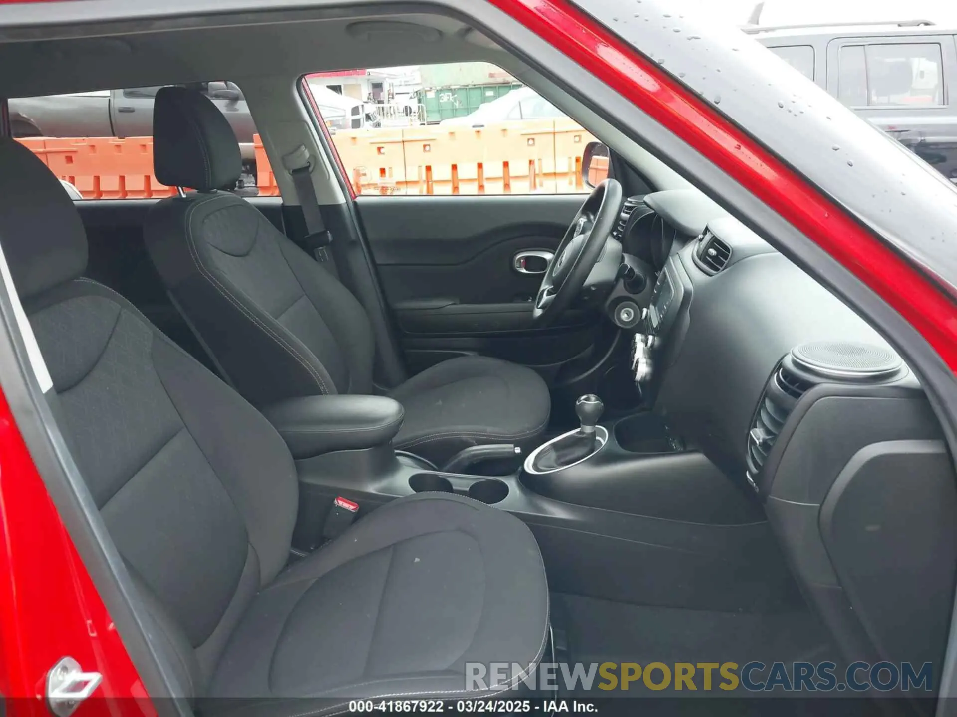 5 Photograph of a damaged car KNDJN2A29K7650098 KIA SOUL 2019