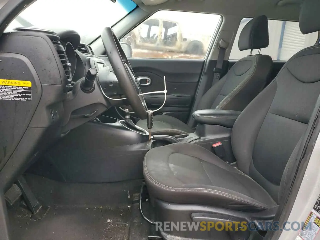 7 Фотография поврежденного автомобиля KNDJN2A29K7687250 KIA SOUL 2019