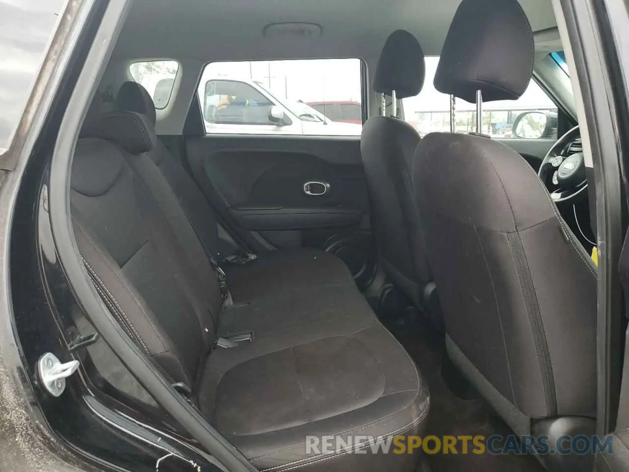 10 Photograph of a damaged car KNDJN2A29K7688804 KIA SOUL 2019