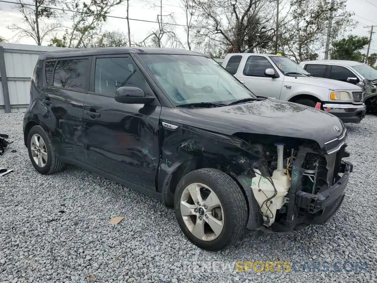 4 Photograph of a damaged car KNDJN2A29K7688804 KIA SOUL 2019
