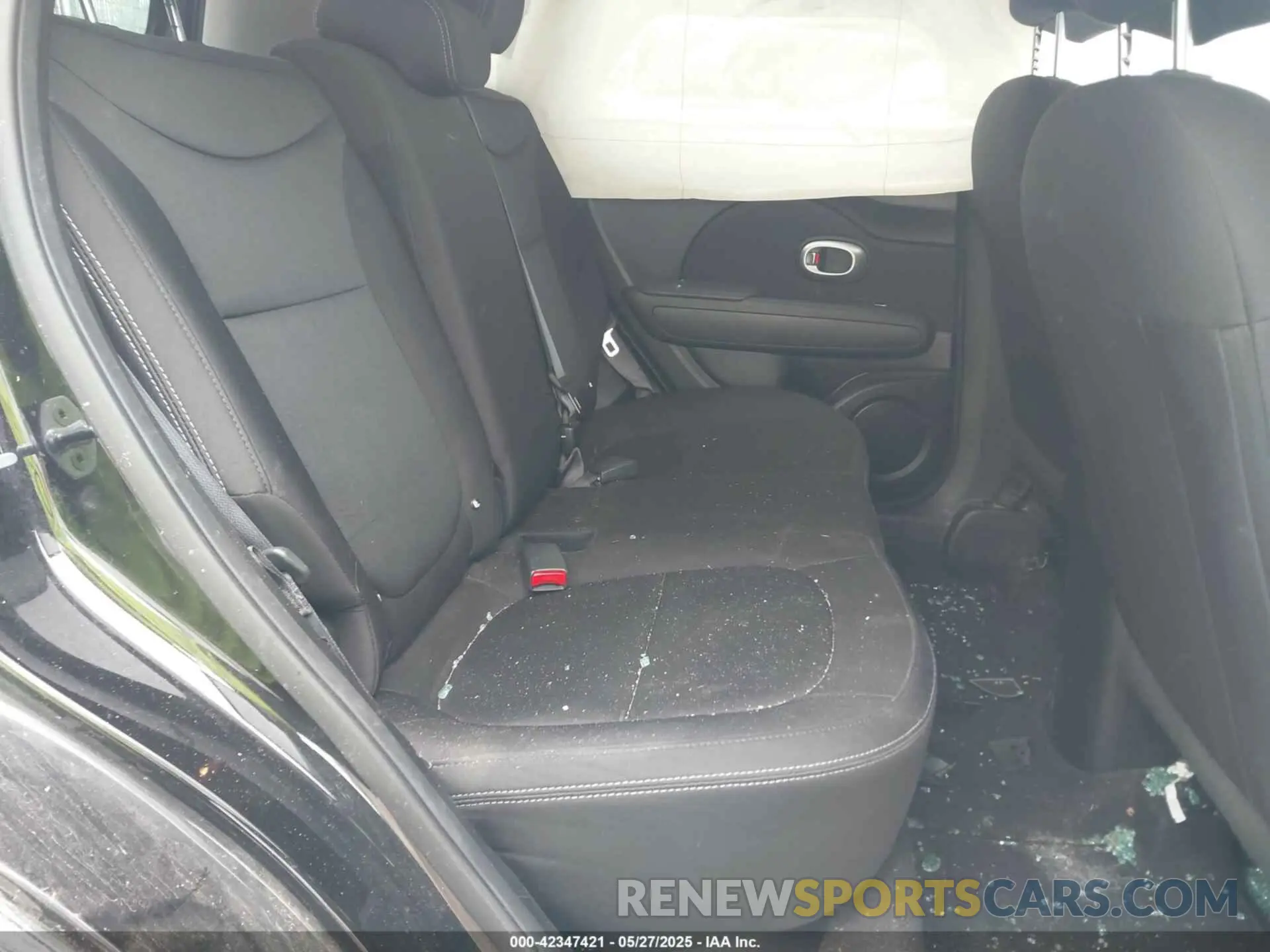 8 Photograph of a damaged car KNDJN2A29K7914484 KIA SOUL 2019