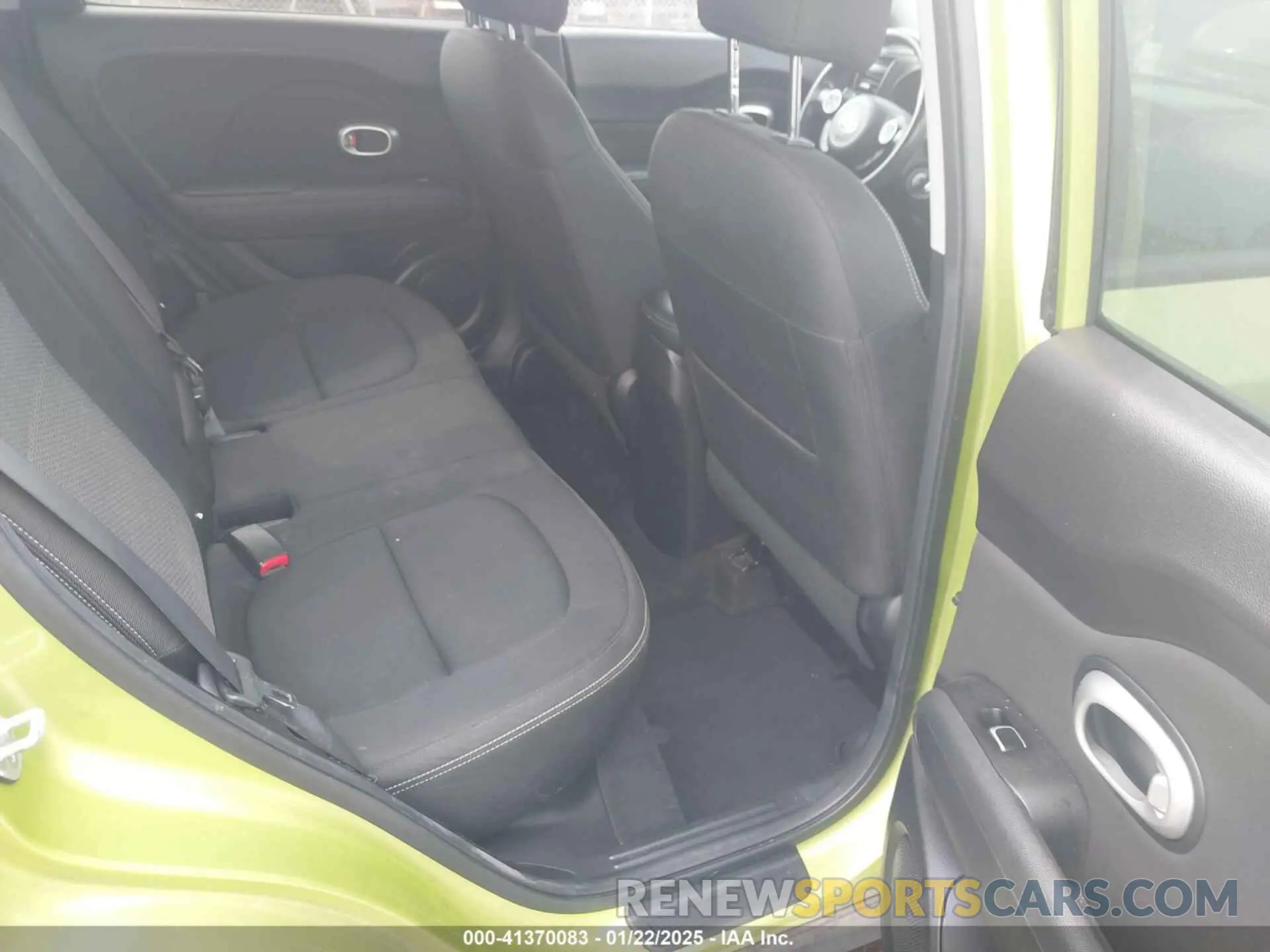 8 Фотография поврежденного автомобиля KNDJP3A50K7914660 KIA SOUL 2019