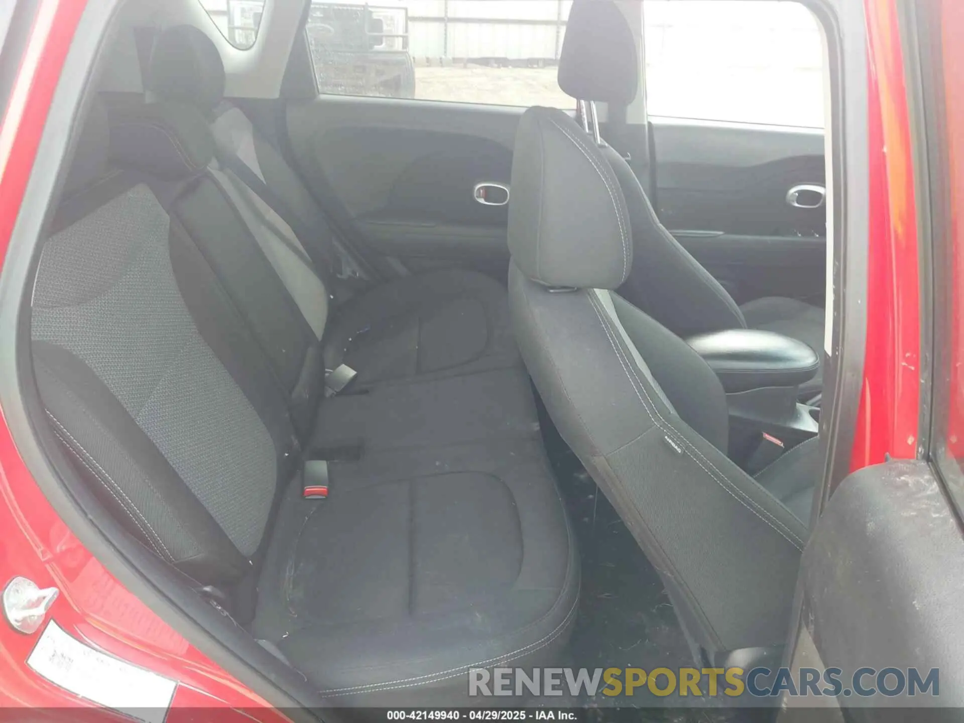 8 Фотография поврежденного автомобиля KNDJP3A51K7689584 KIA SOUL 2019