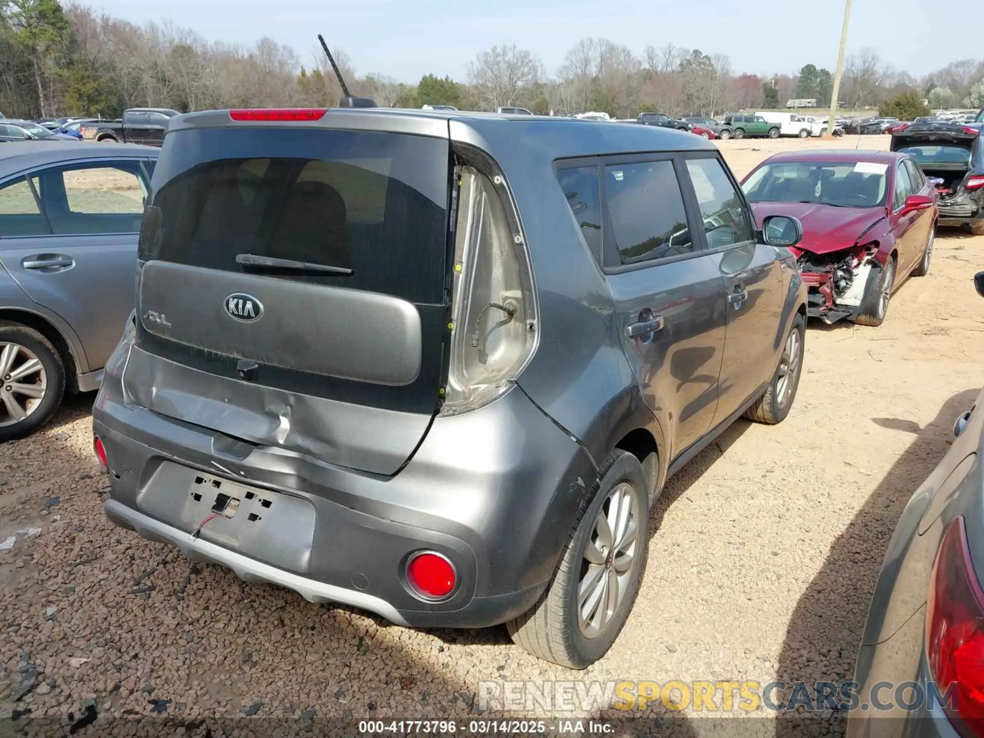 4 Фотография поврежденного автомобиля KNDJP3A52K7634500 KIA SOUL 2019