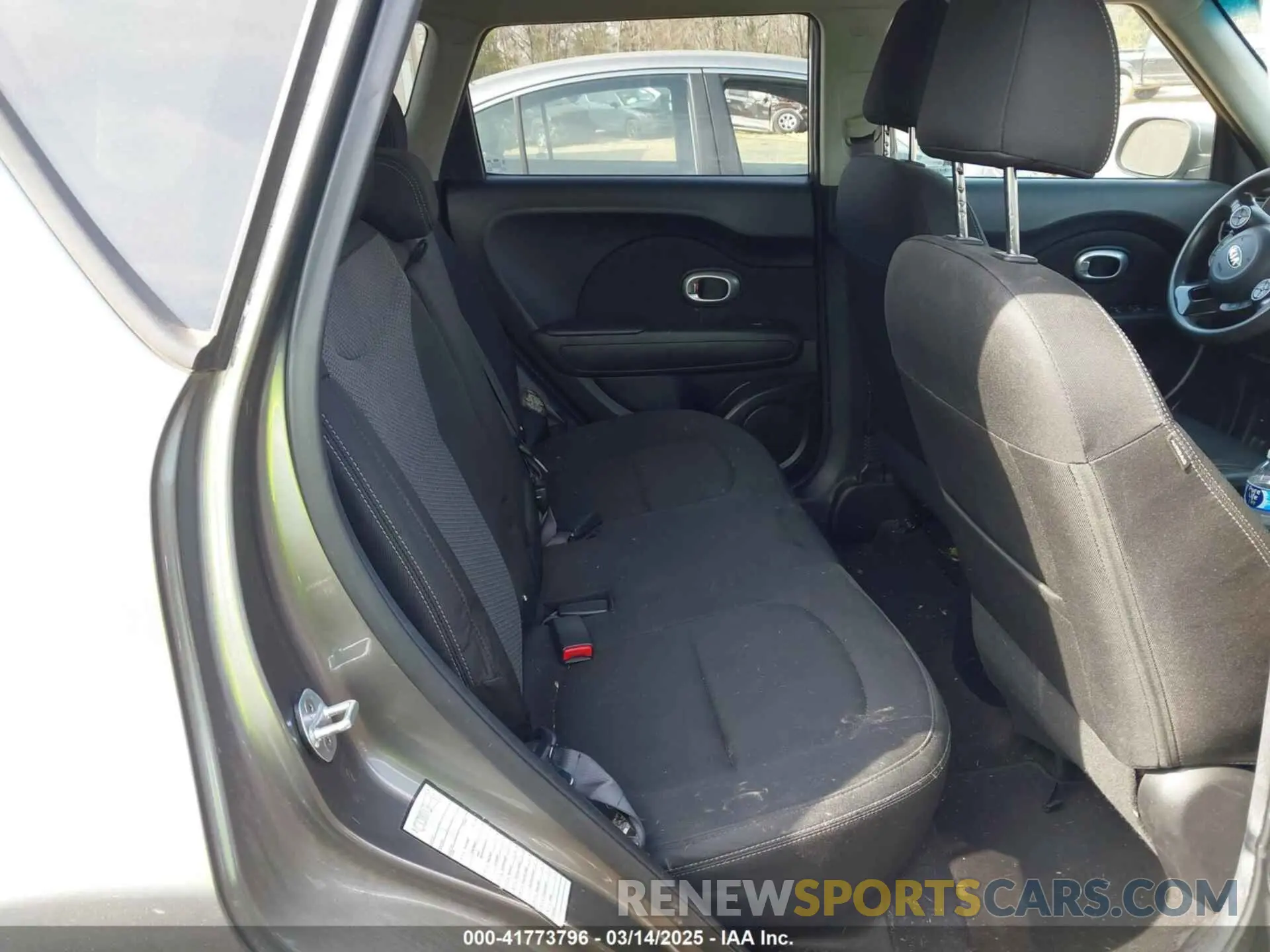 8 Фотография поврежденного автомобиля KNDJP3A52K7634500 KIA SOUL 2019