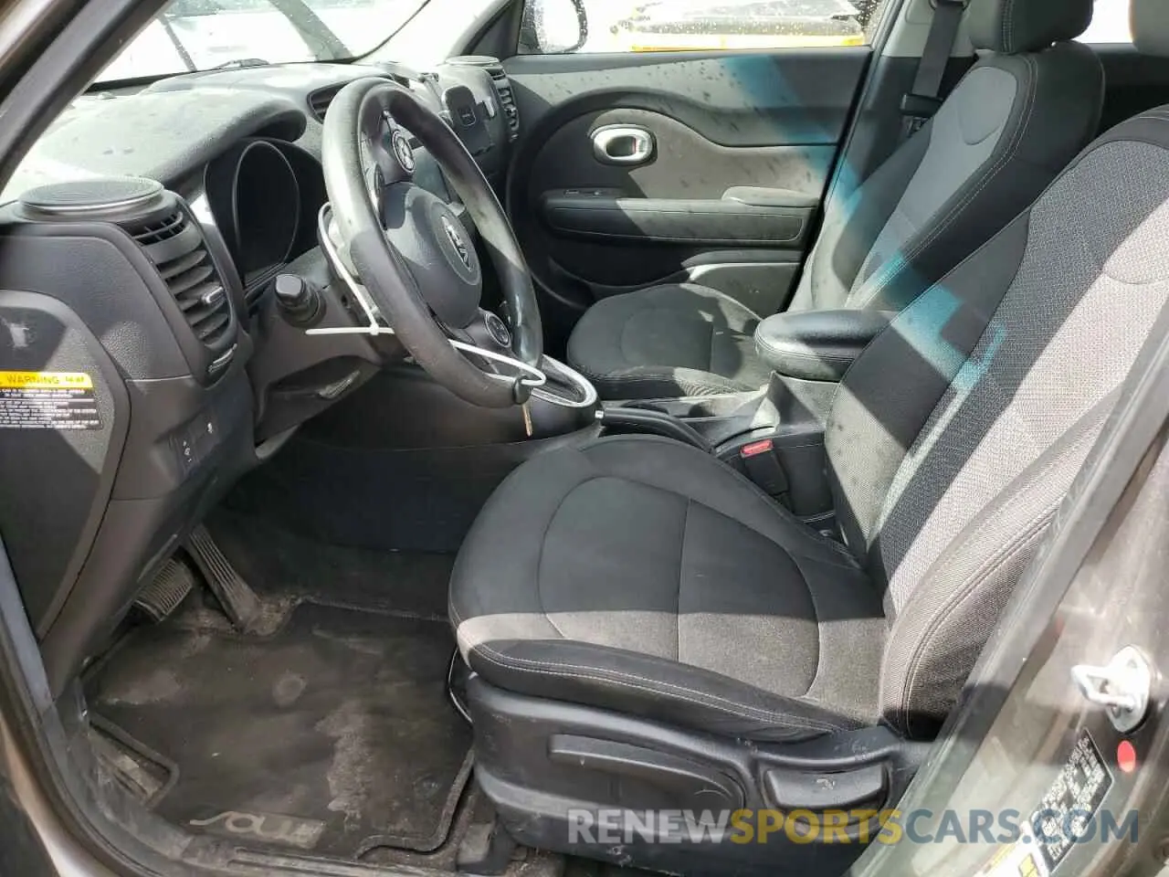 7 Photograph of a damaged car KNDJP3A53K7668719 KIA SOUL 2019