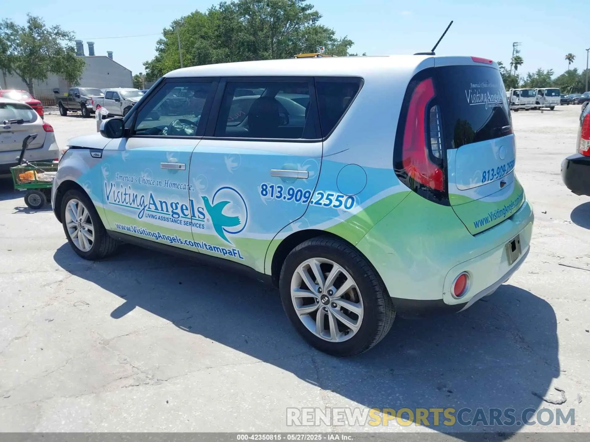 3 Фотография поврежденного автомобиля KNDJP3A53K7674407 KIA SOUL 2019
