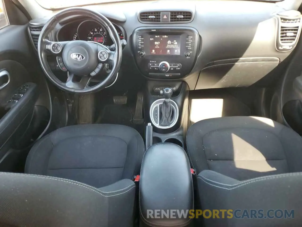 8 Photograph of a damaged car KNDJP3A53K7696620 KIA SOUL 2019