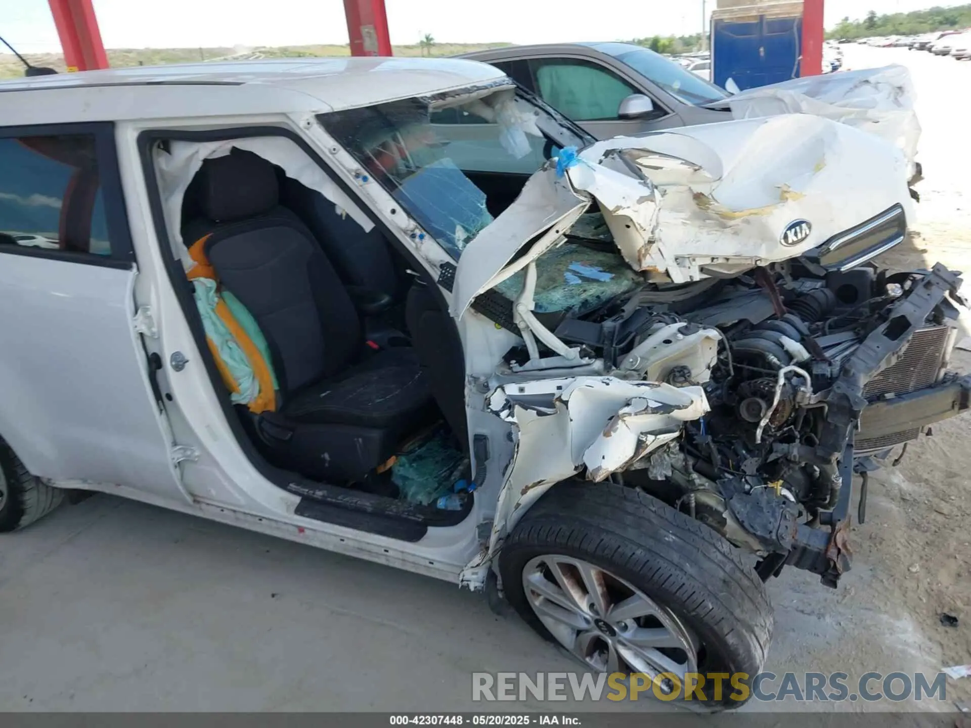 17 Photograph of a damaged car KNDJP3A54K7671564 KIA SOUL 2019